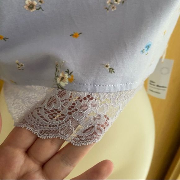 Forever 21 • Purple Floral Lace Trimmed Racerback Crop - Picture 6 of 11